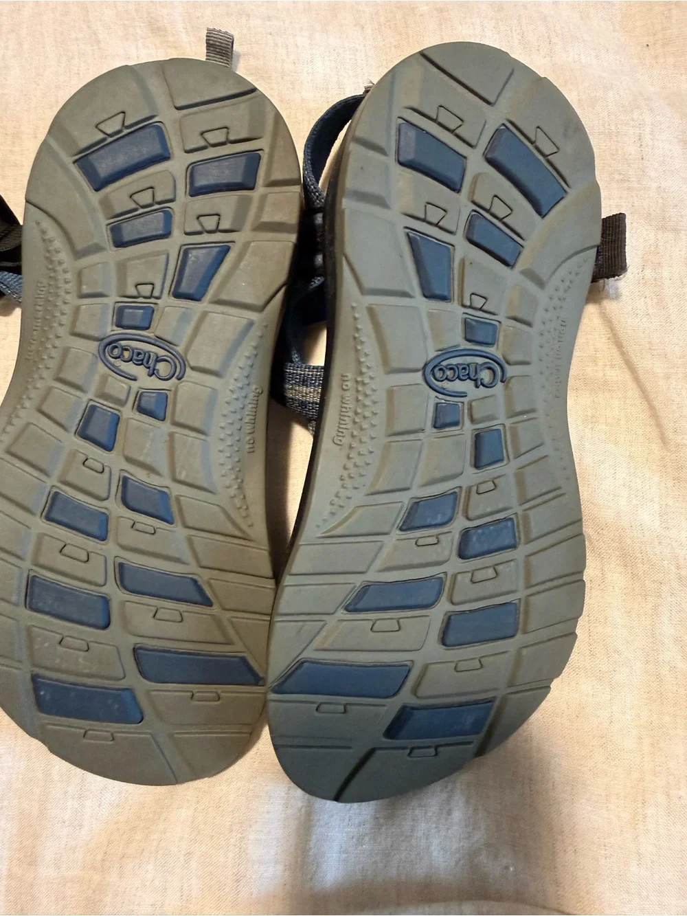 Chaco little boy ' Z/Cloud Adjustable Blue and Black Sandals size 1 - Picture 4 of 4